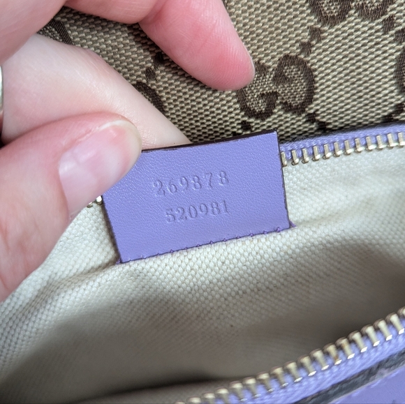 Gucci monogram hand bag with purple trim and pouch - Picture 7 of 17